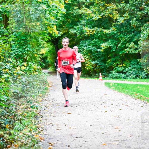 12.10.2025 - Bramfelder Halbmarathon 2025 Dr. Thomas Lammeyer http://msf.ph/oto/9352146 12.10.2025 10:42:25 Laufen 2605 meine-sportfotos.de
