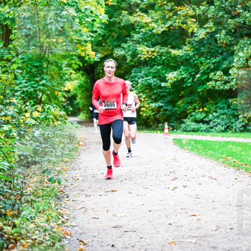 12.10.2025 - Bramfelder Halbmarathon 2025 Dr. Thomas Lammeyer http://msf.ph/oto/9352147 12.10.2025 10:42:25 Laufen 2605, 20 meine-sportfotos.de