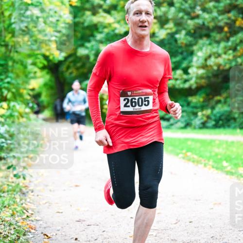 12.10.2025 - Bramfelder Halbmarathon 2025 Dr. Thomas Lammeyer http://msf.ph/oto/9352160 12.10.2025 10:42:27 Laufen 34, 2605 meine-sportfotos.de