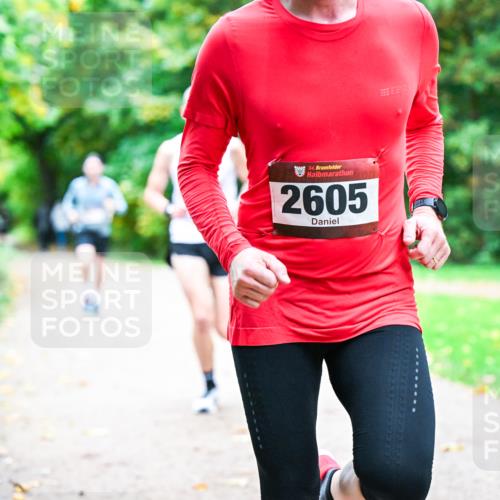 12.10.2025 - Bramfelder Halbmarathon 2025 Dr. Thomas Lammeyer http://msf.ph/oto/9352161 12.10.2025 10:42:27 Laufen 34, 2605 meine-sportfotos.de