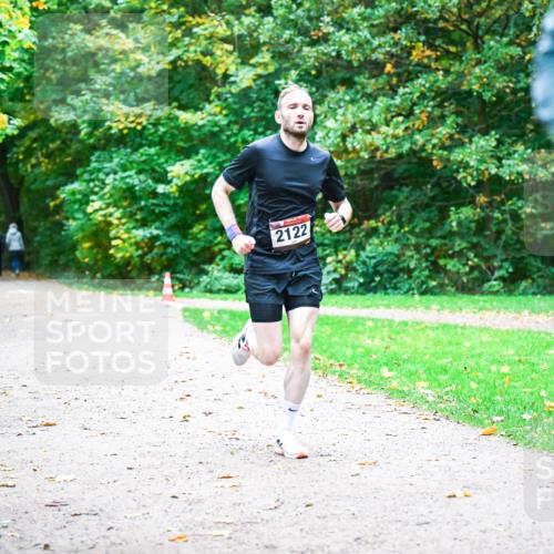 12.10.2025 - Bramfelder Halbmarathon 2025 Dr. Thomas Lammeyer http://msf.ph/oto/9352182 12.10.2025 10:42:31 Laufen 2122 meine-sportfotos.de