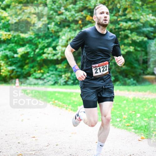 12.10.2025 - Bramfelder Halbmarathon 2025 Dr. Thomas Lammeyer http://msf.ph/oto/9352187 12.10.2025 10:42:32 Laufen 2122 meine-sportfotos.de