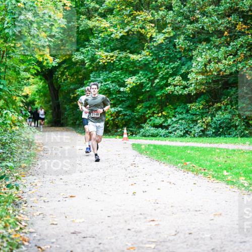 12.10.2025 - Bramfelder Halbmarathon 2025 Dr. Thomas Lammeyer http://msf.ph/oto/9352218 12.10.2025 10:42:43 Laufen 2148 meine-sportfotos.de