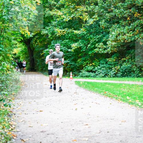 12.10.2025 - Bramfelder Halbmarathon 2025 Dr. Thomas Lammeyer http://msf.ph/oto/9352220 12.10.2025 10:42:44 Laufen 204, 2148 meine-sportfotos.de