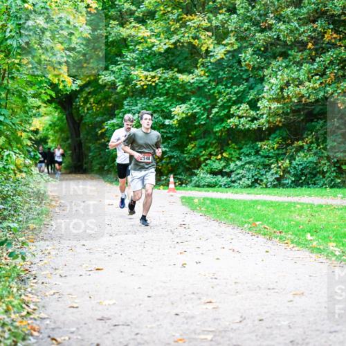 12.10.2025 - Bramfelder Halbmarathon 2025 Dr. Thomas Lammeyer http://msf.ph/oto/9352221 12.10.2025 10:42:44 Laufen 148 meine-sportfotos.de