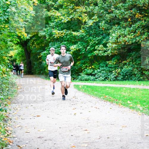 12.10.2025 - Bramfelder Halbmarathon 2025 Dr. Thomas Lammeyer http://msf.ph/oto/9352224 12.10.2025 10:42:44 Laufen 204, 2148 meine-sportfotos.de