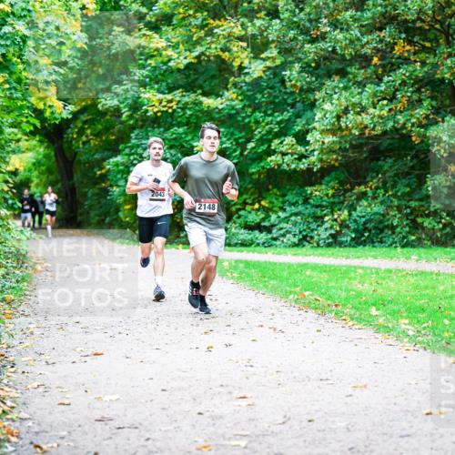 12.10.2025 - Bramfelder Halbmarathon 2025 Dr. Thomas Lammeyer http://msf.ph/oto/9352227 12.10.2025 10:42:44 Laufen 2043, 2148 meine-sportfotos.de