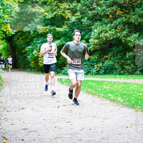 12.10.2025 - Bramfelder Halbmarathon 2025 Dr. Thomas Lammeyer http://msf.ph/oto/9352232 12.10.2025 10:42:45 Laufen 2043, 2148 meine-sportfotos.de