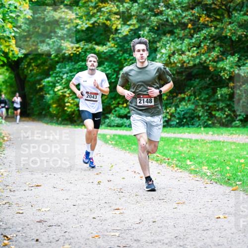 12.10.2025 - Bramfelder Halbmarathon 2025 Dr. Thomas Lammeyer http://msf.ph/oto/9352234 12.10.2025 10:42:45 Laufen 2043, 2148 meine-sportfotos.de