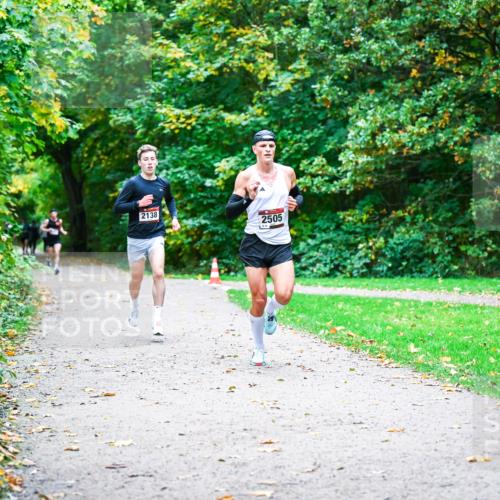 12.10.2025 - Bramfelder Halbmarathon 2025 Dr. Thomas Lammeyer http://msf.ph/oto/9352247 12.10.2025 10:42:53 Laufen 2138, 2505 meine-sportfotos.de