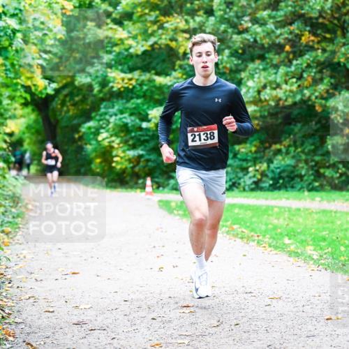 12.10.2025 - Bramfelder Halbmarathon 2025 Dr. Thomas Lammeyer http://msf.ph/oto/9352256 12.10.2025 10:42:54 Laufen 2138 meine-sportfotos.de