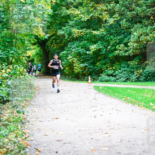 12.10.2025 - Bramfelder Halbmarathon 2025 Dr. Thomas Lammeyer http://msf.ph/oto/9352261 12.10.2025 10:42:57 Laufen 2251 meine-sportfotos.de