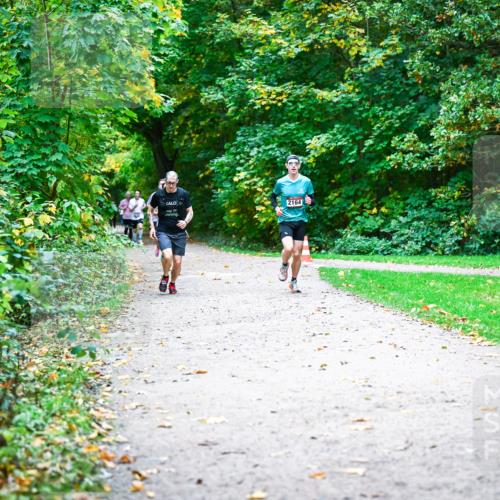 12.10.2025 - Bramfelder Halbmarathon 2025 Dr. Thomas Lammeyer http://msf.ph/oto/9352295 12.10.2025 10:43:05 Laufen 2164 meine-sportfotos.de