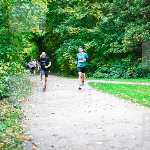 12.10.2025 - Bramfelder Halbmarathon 2025 Dr. Thomas Lammeyer http://msf.ph/oto/9352296 12.10.2025 10:43:05 Laufen 2164 meine-sportfotos.de