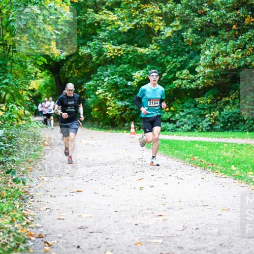 12.10.2025 - Bramfelder Halbmarathon 2025 Dr. Thomas Lammeyer http://msf.ph/oto/9352301 12.10.2025 10:43:06 Laufen 2164 meine-sportfotos.de