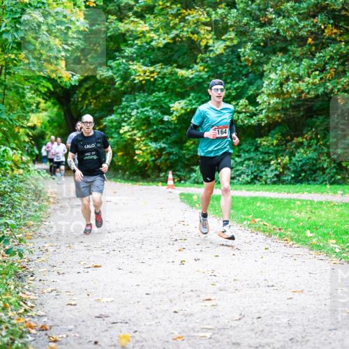 12.10.2025 - Bramfelder Halbmarathon 2025 Dr. Thomas Lammeyer http://msf.ph/oto/9352305 12.10.2025 10:43:07 Laufen 164 meine-sportfotos.de