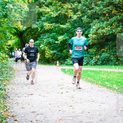 12.10.2025 - Bramfelder Halbmarathon 2025 Dr. Thomas Lammeyer http://msf.ph/oto/9352307 12.10.2025 10:43:07 Laufen 2164 meine-sportfotos.de