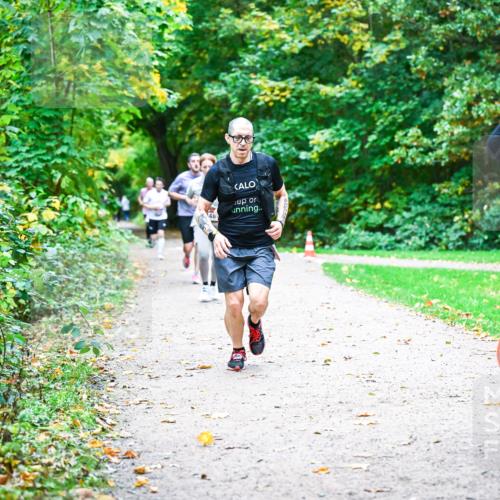 12.10.2025 - Bramfelder Halbmarathon 2025 Dr. Thomas Lammeyer http://msf.ph/oto/9352314 12.10.2025 10:43:09 Laufen 2164 meine-sportfotos.de