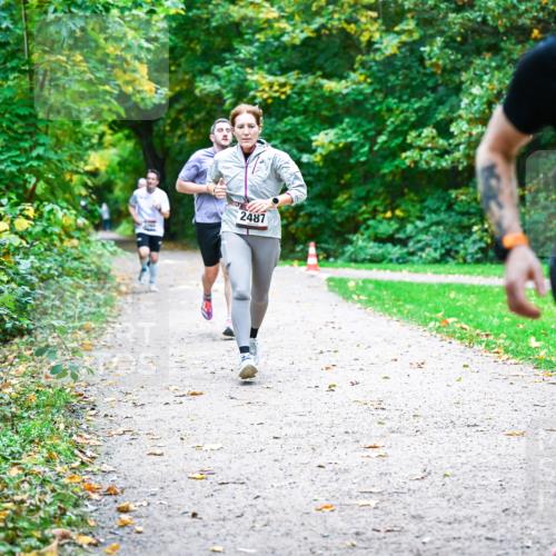 12.10.2025 - Bramfelder Halbmarathon 2025 Dr. Thomas Lammeyer http://msf.ph/oto/9352326 12.10.2025 10:43:11 Laufen 2487, 10 meine-sportfotos.de