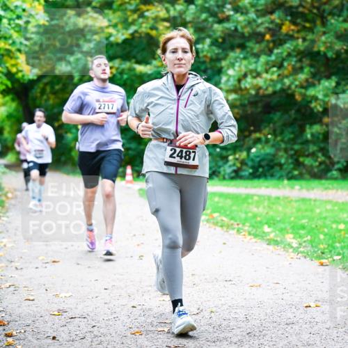 12.10.2025 - Bramfelder Halbmarathon 2025 Dr. Thomas Lammeyer http://msf.ph/oto/9352336 12.10.2025 10:43:12 Laufen 2717, 2487 meine-sportfotos.de