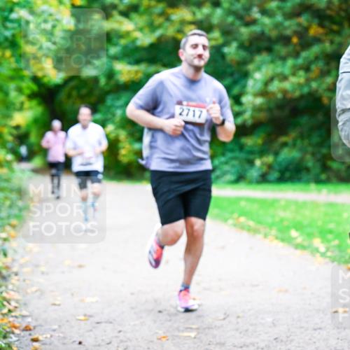 12.10.2025 - Bramfelder Halbmarathon 2025 Dr. Thomas Lammeyer http://msf.ph/oto/9352340 12.10.2025 10:43:13 Laufen 2717, 2 meine-sportfotos.de