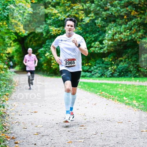 12.10.2025 - Bramfelder Halbmarathon 2025 Dr. Thomas Lammeyer http://msf.ph/oto/9352345 12.10.2025 10:43:14 Laufen 2065 meine-sportfotos.de