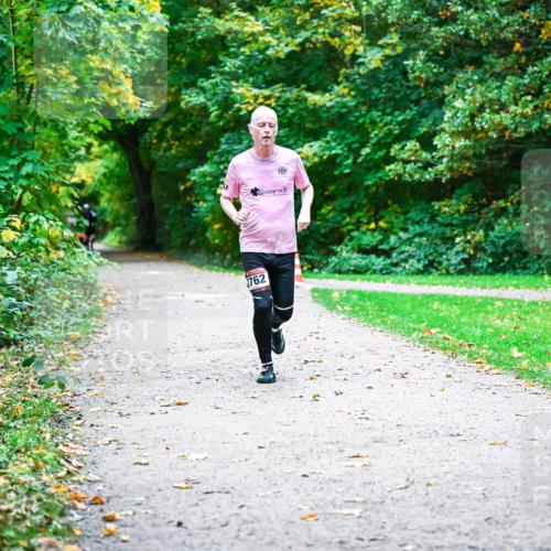 12.10.2025 - Bramfelder Halbmarathon 2025 Dr. Thomas Lammeyer http://msf.ph/oto/9352351 12.10.2025 10:43:17 Laufen 2762 meine-sportfotos.de
