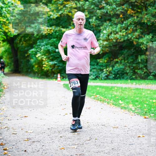 12.10.2025 - Bramfelder Halbmarathon 2025 Dr. Thomas Lammeyer http://msf.ph/oto/9352359 12.10.2025 10:43:18 Laufen 2762 meine-sportfotos.de