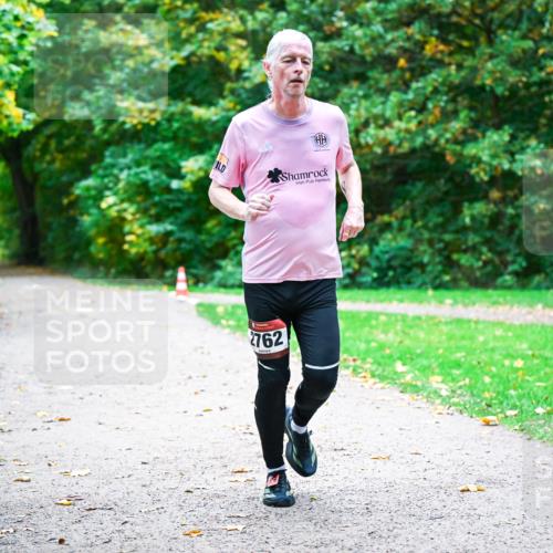 12.10.2025 - Bramfelder Halbmarathon 2025 Dr. Thomas Lammeyer http://msf.ph/oto/9352361 12.10.2025 10:43:18 Laufen 2762 meine-sportfotos.de