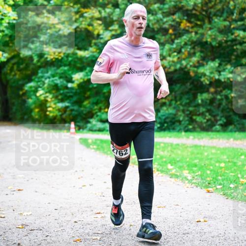 12.10.2025 - Bramfelder Halbmarathon 2025 Dr. Thomas Lammeyer http://msf.ph/oto/9352362 12.10.2025 10:43:18 Laufen  meine-sportfotos.de