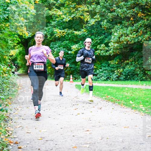 12.10.2025 - Bramfelder Halbmarathon 2025 Dr. Thomas Lammeyer http://msf.ph/oto/9352380 12.10.2025 10:43:28 Laufen 2459, 2197, 2766 meine-sportfotos.de