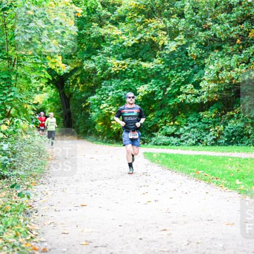 12.10.2025 - Bramfelder Halbmarathon 2025 Dr. Thomas Lammeyer http://msf.ph/oto/9352400 12.10.2025 10:43:33 Laufen 2559 meine-sportfotos.de