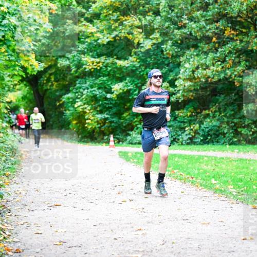 12.10.2025 - Bramfelder Halbmarathon 2025 Dr. Thomas Lammeyer http://msf.ph/oto/9352408 12.10.2025 10:43:34 Laufen  meine-sportfotos.de