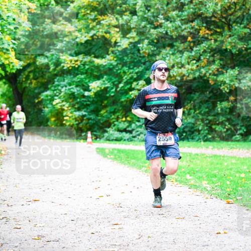 12.10.2025 - Bramfelder Halbmarathon 2025 Dr. Thomas Lammeyer http://msf.ph/oto/9352412 12.10.2025 10:43:35 Laufen 2559 meine-sportfotos.de