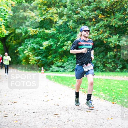 12.10.2025 - Bramfelder Halbmarathon 2025 Dr. Thomas Lammeyer http://msf.ph/oto/9352413 12.10.2025 10:43:35 Laufen 2559, 78 meine-sportfotos.de