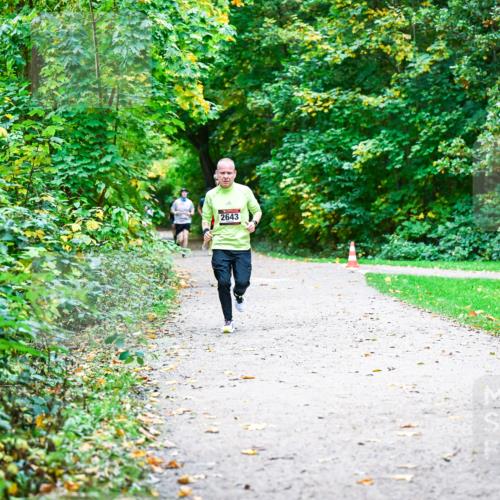 12.10.2025 - Bramfelder Halbmarathon 2025 Dr. Thomas Lammeyer http://msf.ph/oto/9352427 12.10.2025 10:43:39 Laufen 2643 meine-sportfotos.de