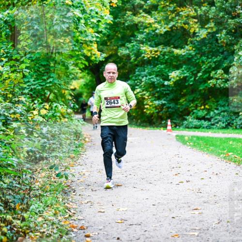 12.10.2025 - Bramfelder Halbmarathon 2025 Dr. Thomas Lammeyer http://msf.ph/oto/9352434 12.10.2025 10:43:40 Laufen 2643 meine-sportfotos.de