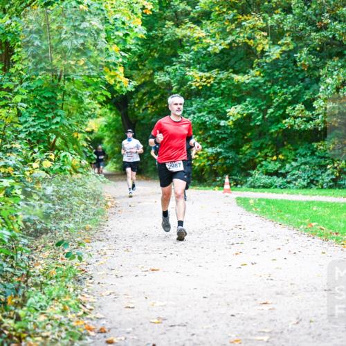 12.10.2025 - Bramfelder Halbmarathon 2025 Dr. Thomas Lammeyer http://msf.ph/oto/9352447 12.10.2025 10:43:42 Laufen 2987 meine-sportfotos.de