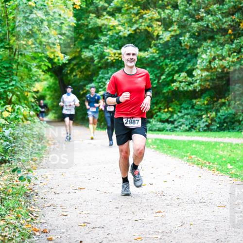 12.10.2025 - Bramfelder Halbmarathon 2025 Dr. Thomas Lammeyer http://msf.ph/oto/9352457 12.10.2025 10:43:44 Laufen 2987 meine-sportfotos.de
