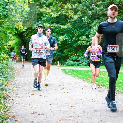 12.10.2025 - Bramfelder Halbmarathon 2025 Dr. Thomas Lammeyer http://msf.ph/oto/9352482 12.10.2025 10:43:48 Laufen 2507, 2434, 2832, 2641 meine-sportfotos.de