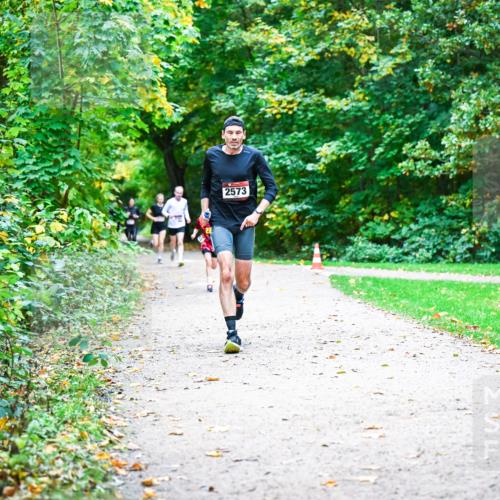 12.10.2025 - Bramfelder Halbmarathon 2025 Dr. Thomas Lammeyer http://msf.ph/oto/9352497 12.10.2025 10:43:54 Laufen 2573 meine-sportfotos.de