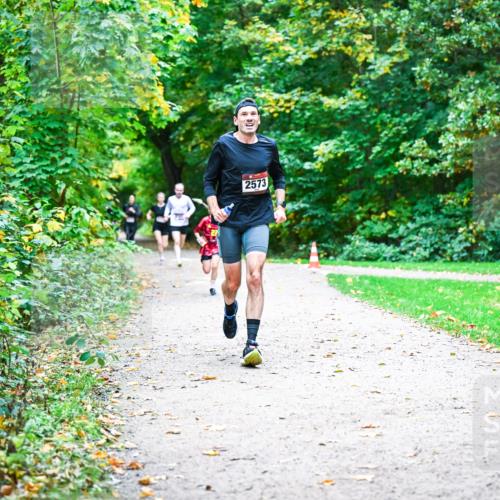 12.10.2025 - Bramfelder Halbmarathon 2025 Dr. Thomas Lammeyer http://msf.ph/oto/9352500 12.10.2025 10:43:54 Laufen 2573 meine-sportfotos.de
