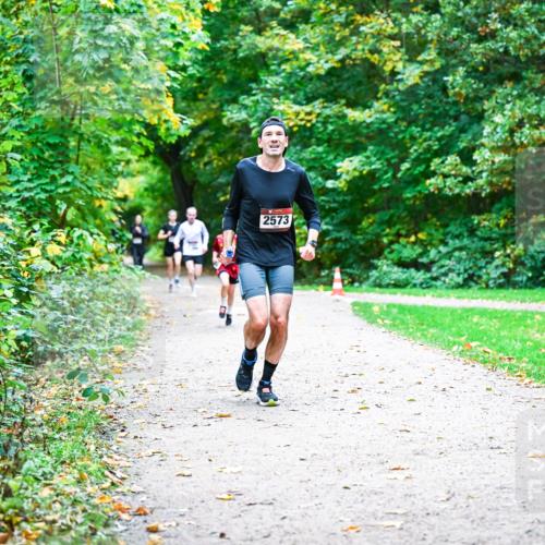 12.10.2025 - Bramfelder Halbmarathon 2025 Dr. Thomas Lammeyer http://msf.ph/oto/9352501 12.10.2025 10:43:54 Laufen 2573 meine-sportfotos.de