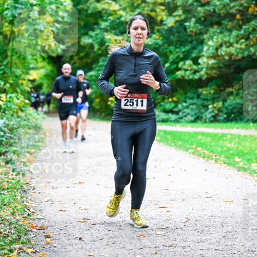 12.10.2025 - Bramfelder Halbmarathon 2025 Dr. Thomas Lammeyer http://msf.ph/oto/9352560 12.10.2025 10:44:05 Laufen 2511 meine-sportfotos.de