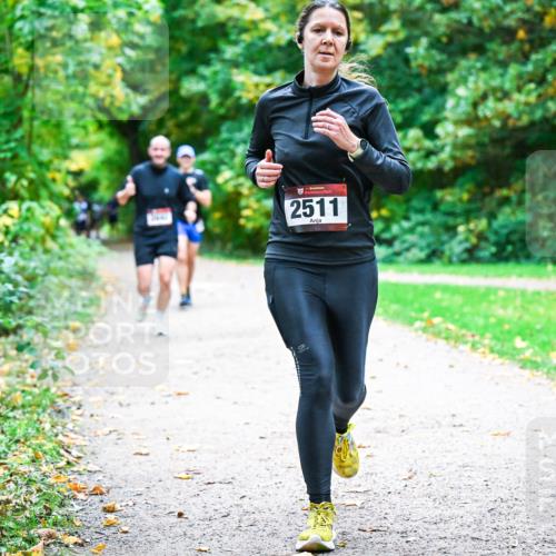 12.10.2025 - Bramfelder Halbmarathon 2025 Dr. Thomas Lammeyer http://msf.ph/oto/9352562 12.10.2025 10:44:05 Laufen 2511 meine-sportfotos.de