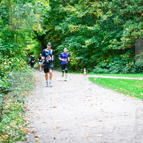 12.10.2025 - Bramfelder Halbmarathon 2025 Dr. Thomas Lammeyer http://msf.ph/oto/9352604 12.10.2025 10:44:15 Laufen 2948, 2258 meine-sportfotos.de