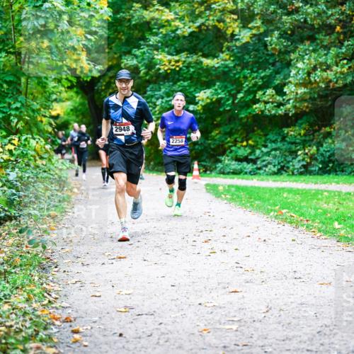 12.10.2025 - Bramfelder Halbmarathon 2025 Dr. Thomas Lammeyer http://msf.ph/oto/9352616 12.10.2025 10:44:17 Laufen 2948, 2258 meine-sportfotos.de