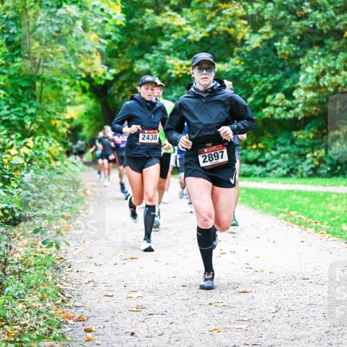 12.10.2025 - Bramfelder Halbmarathon 2025 Dr. Thomas Lammeyer http://msf.ph/oto/9352647 12.10.2025 10:44:22 Laufen 2438, 2897 meine-sportfotos.de