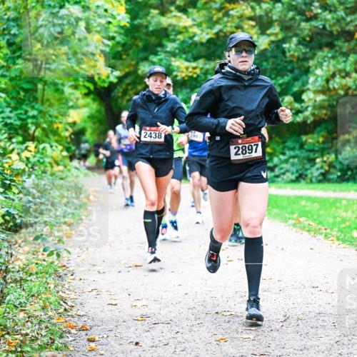 12.10.2025 - Bramfelder Halbmarathon 2025 Dr. Thomas Lammeyer http://msf.ph/oto/9352649 12.10.2025 10:44:22 Laufen 2438, 2897 meine-sportfotos.de