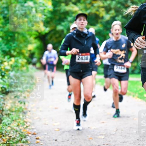 12.10.2025 - Bramfelder Halbmarathon 2025 Dr. Thomas Lammeyer http://msf.ph/oto/9352653 12.10.2025 10:44:23 Laufen 2438, 34, 2897 meine-sportfotos.de